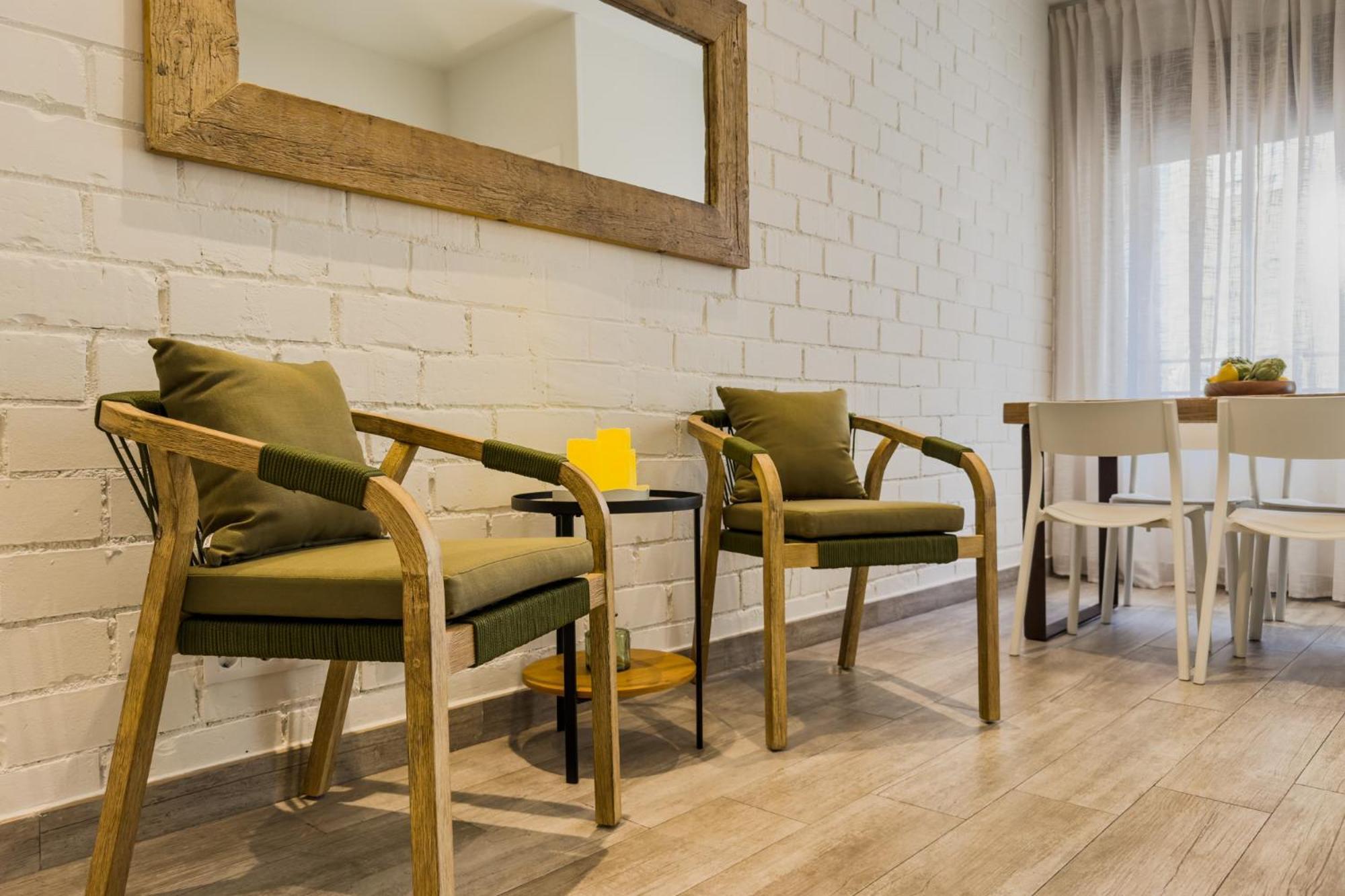 Novus Homes Barcelona Santa Eulalia L'Hospitalet de Llobregat Exteriör bild